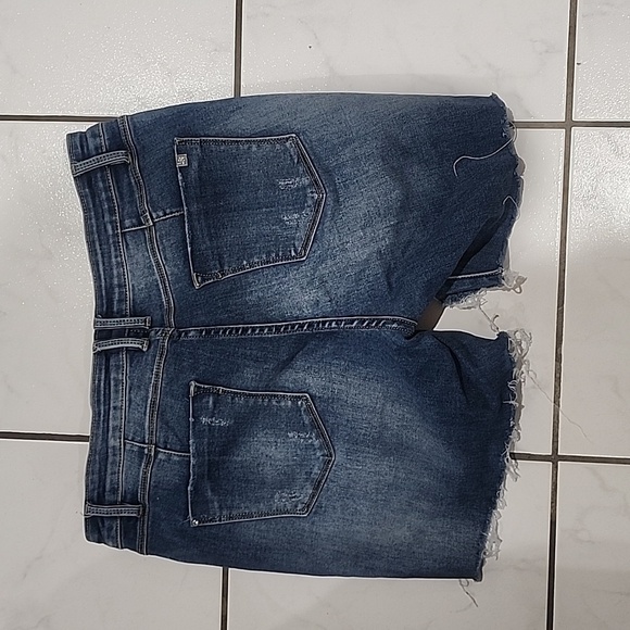 Bebe short - Picture 3 of 3